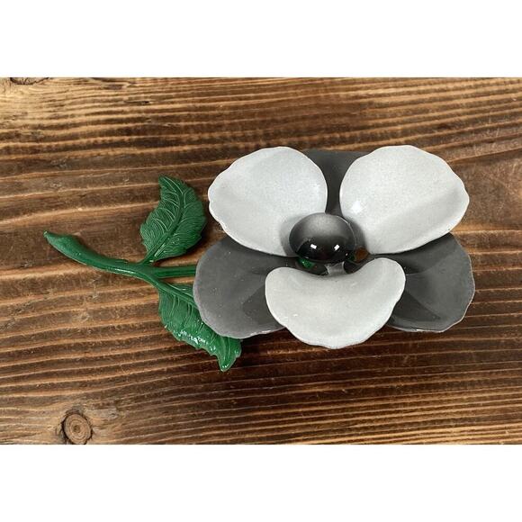 Vintage Large Gray Metal Flower Brooch Pin - Picture 3 of 6